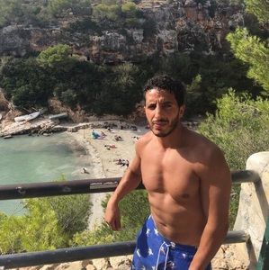 Meet your Posher, Hisham